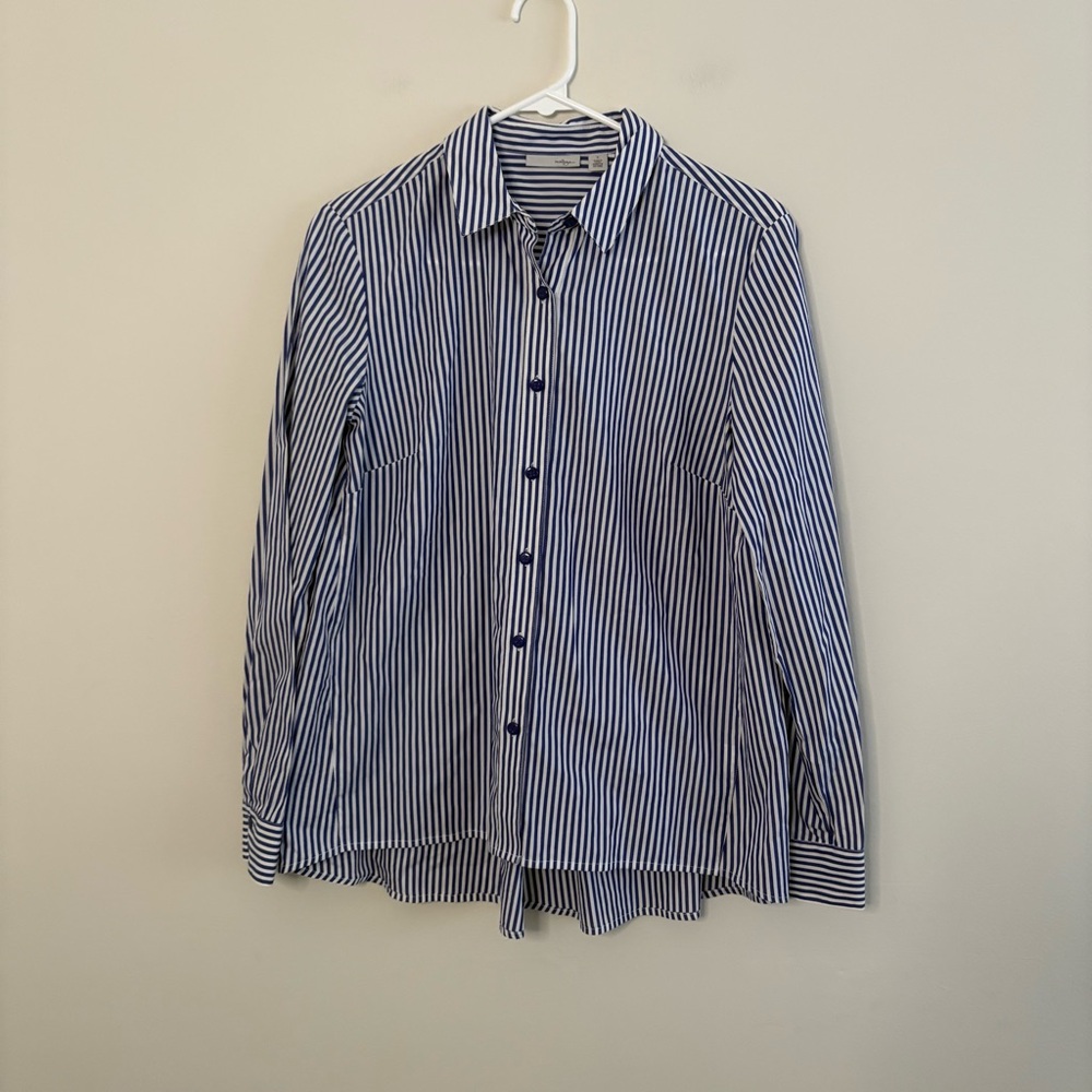 Halogen Women’s Small Long Sleeve Button Up Blue White Striped Preppy coastal